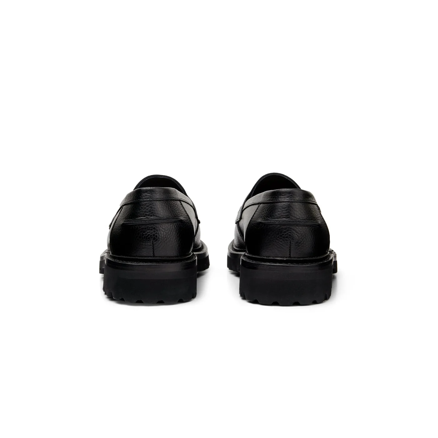 The Clásico Tassel Loafer, Onyx, Lug Sole — view 4