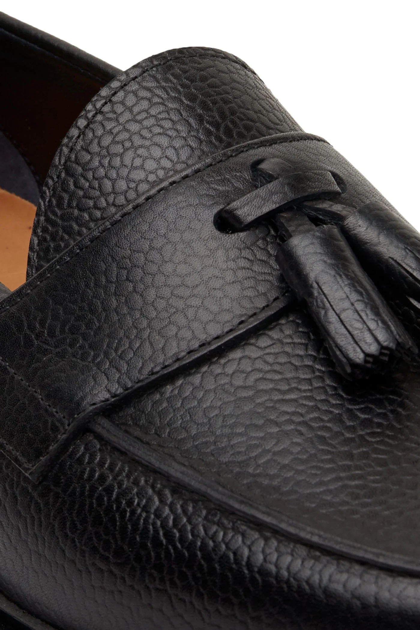 The Clásico Tassel Loafer, Onyx, Lug Sole — view 5